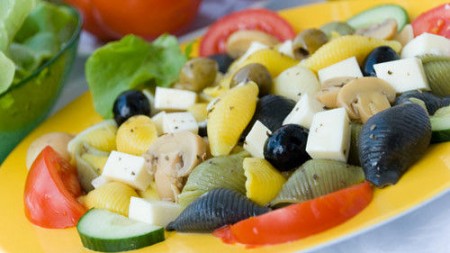 Cestovinový šalát